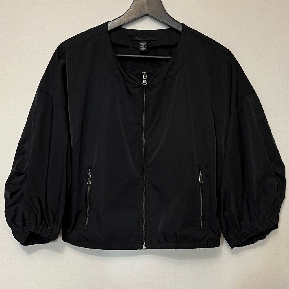 Kenneth Cole • M • Solid Black Cropped Bubble Flight Bomber Bubble Sleeve